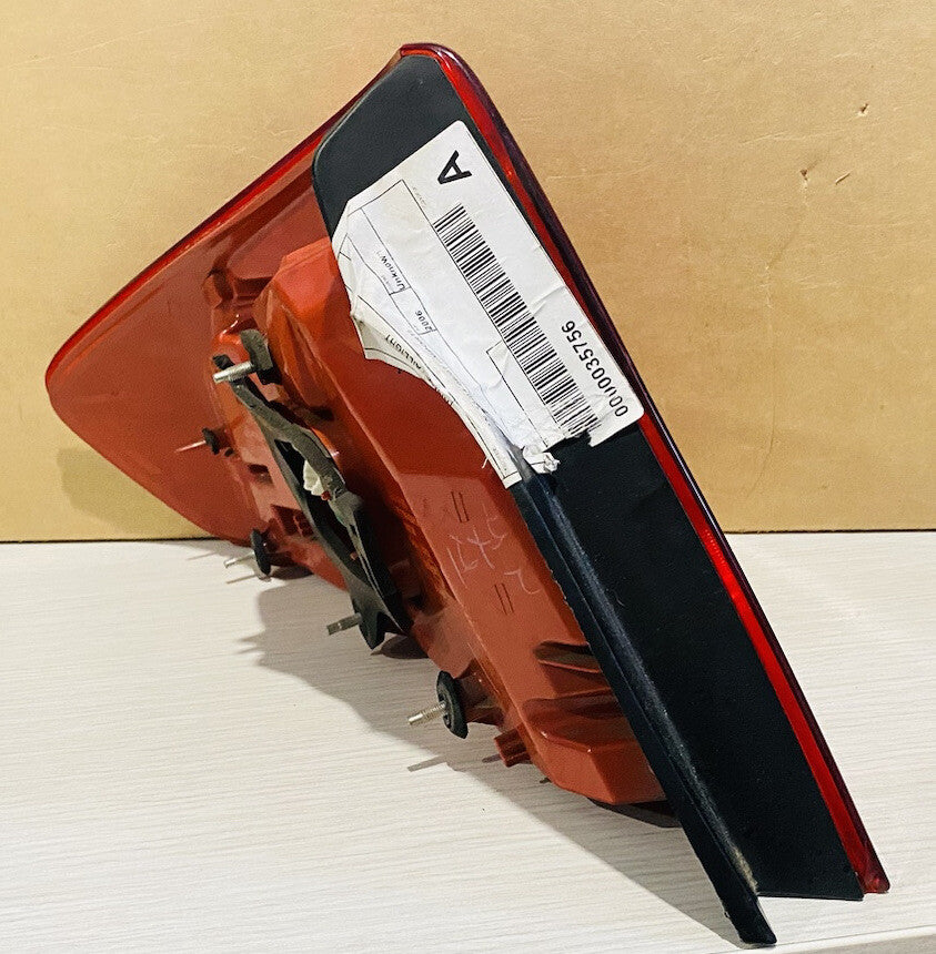 4064 Nissan Skyline V35 REAR RIGHT HAND Tail Light INFINITI G35 SEDAN 05 06
