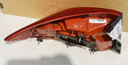 4064 Nissan Skyline V35 REAR RIGHT HAND Tail Light INFINITI G35 SEDAN 05 06