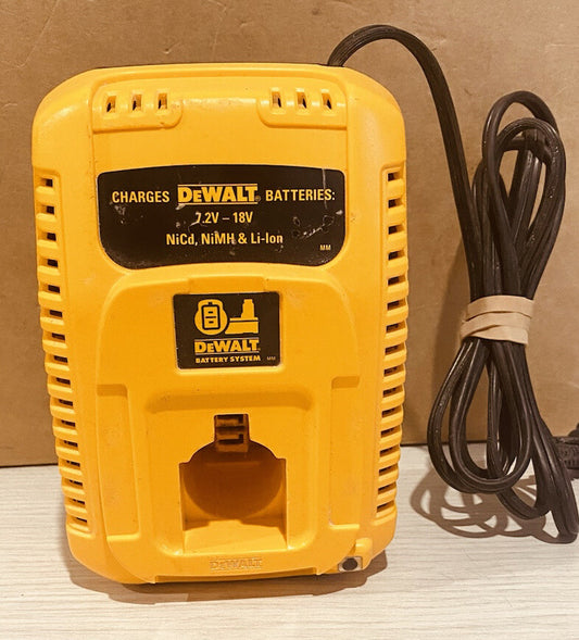 Dewalt Charger 7.2v-18v DC9310 110V AC American Plug In Good Condition 3475