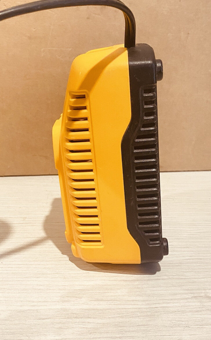 Dewalt Charger 7.2v-18v DC9310 110V AC American Plug In Good Condition 3475