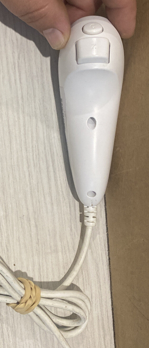 White Nintendo Wii Nunchuck Controller Wii U In Good Condition