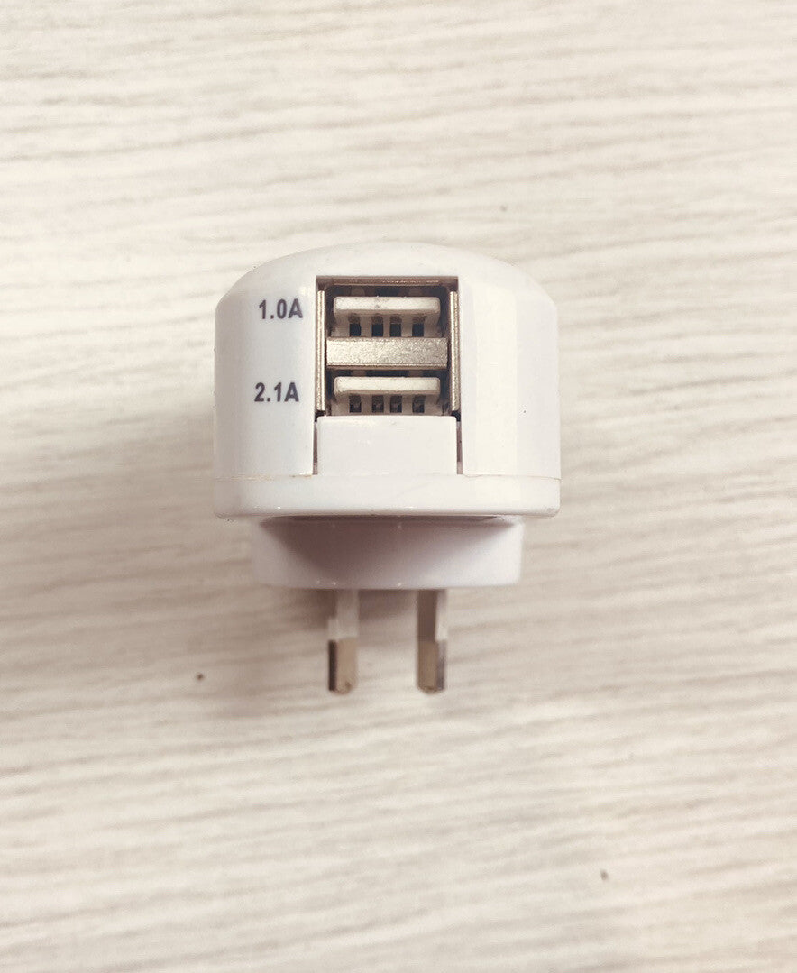 Hub AC2A16 USB Power Supply 1.0A / 2.1A 240v AU Plug In Good Condition 3118