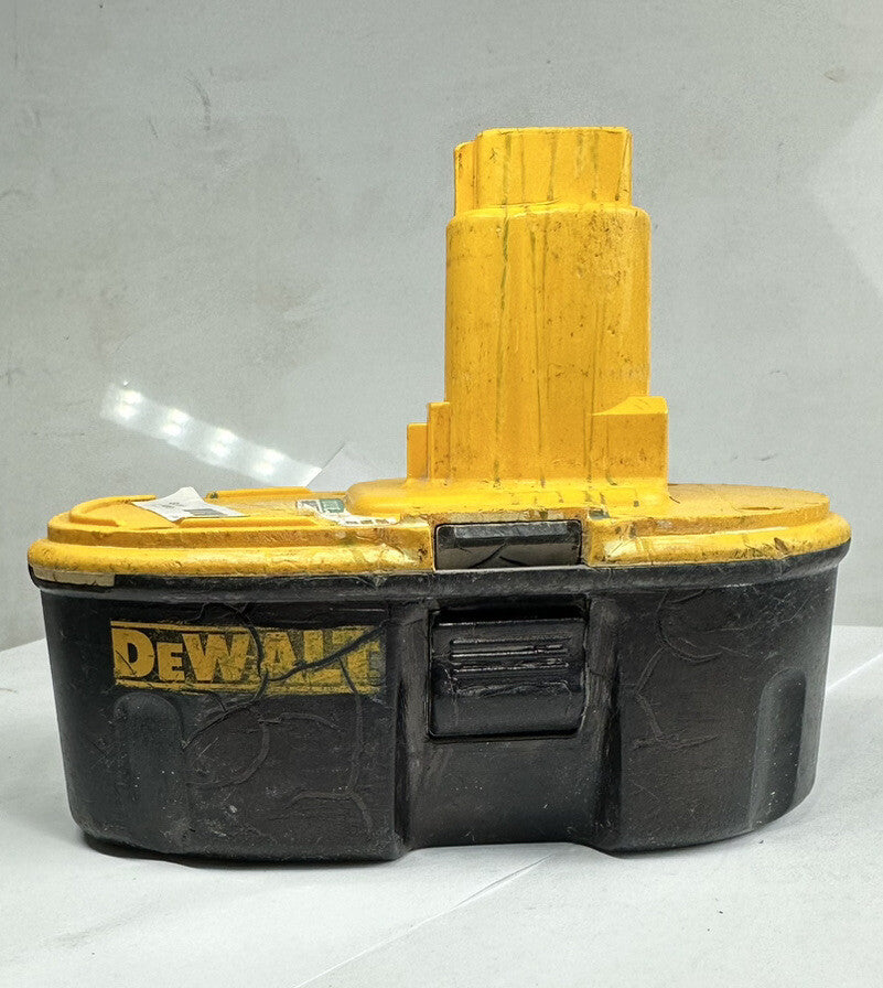 Dewalt 18V Nickel-Cadmium (NiCd) Battery DC9096 PARTS ONLY 5135