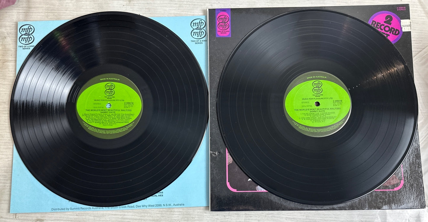 THE WORLD'S MOST BEAUTIFUL WALTZES - Sammy Kaye - 12" Vinyl Record 3863