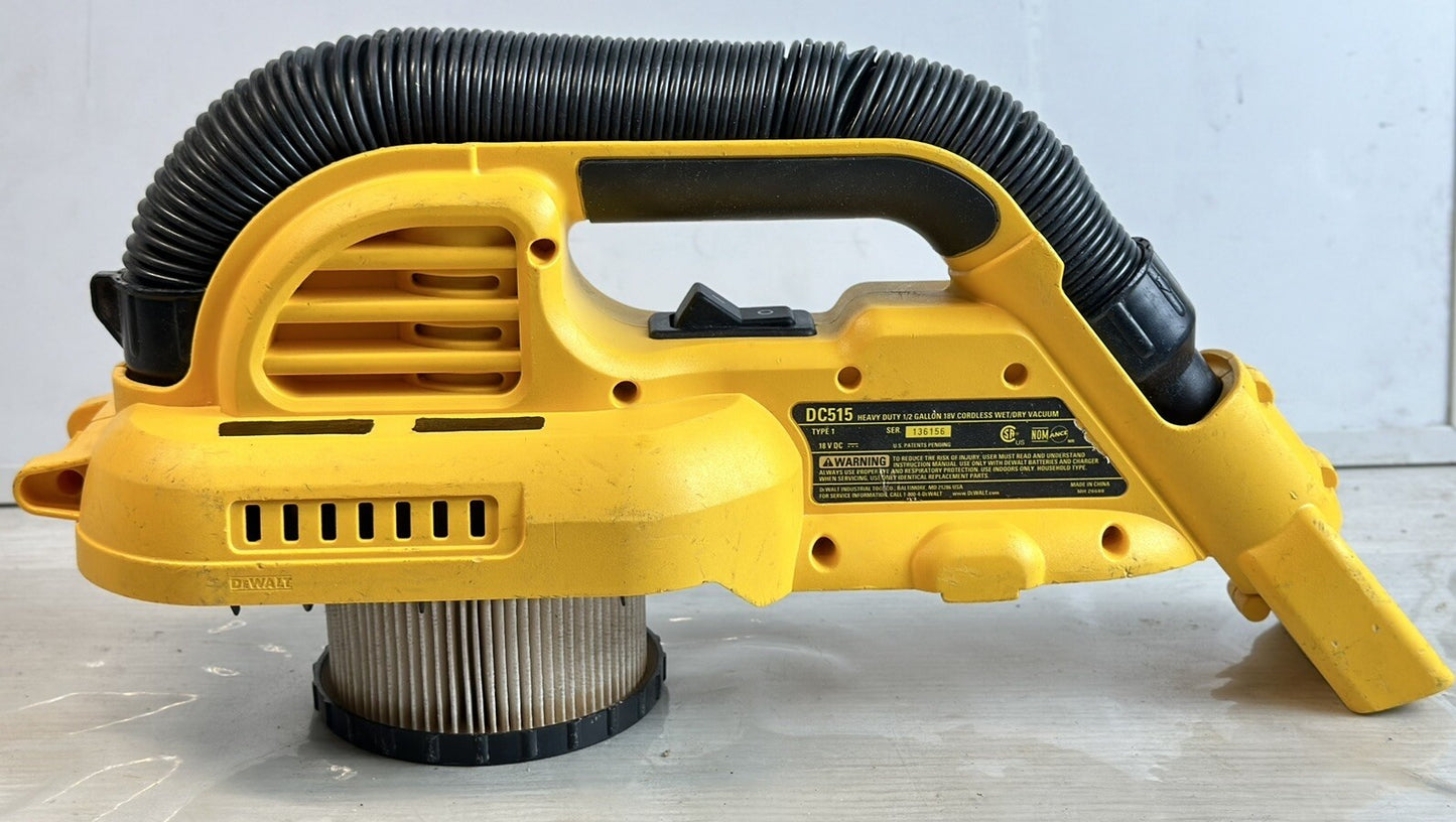 DEWALT 18v DC515 Wet / Dry Vacuum SOLD AS PARTS ONLY In Good Condition 4934