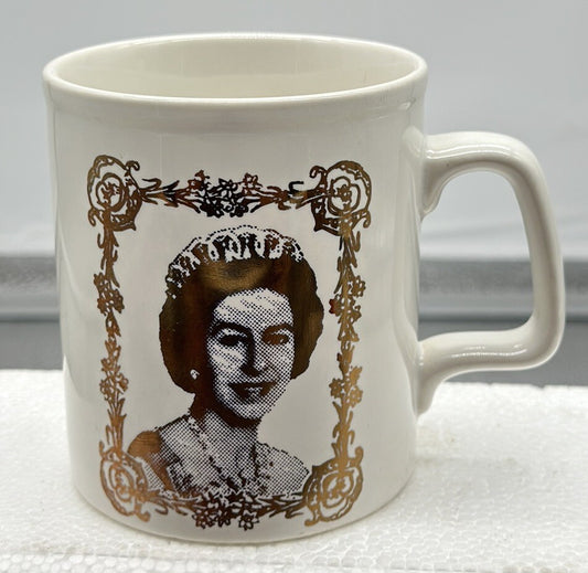 1977 Cobalt White MUG To Commemorate the Silver Jubilee' Queen Coronation 5479