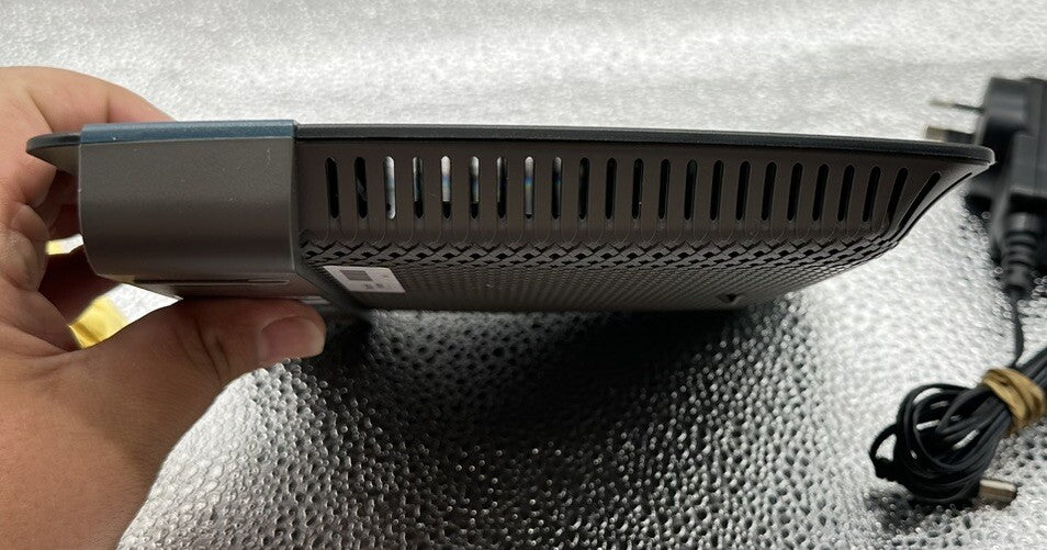 Linksys EA2700 Dual Band N600 Router WiFi Homebase 300Mbps Cisco In GC 5845
