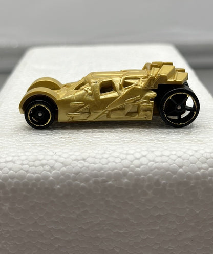 Hot Wheels DC Comics Dark Knight Batman Gold Batmobile Car S15 R9865 1/64 Scale