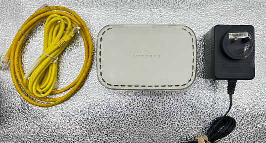Netgear Router Model FS605 v3 - In Good Condition 4924