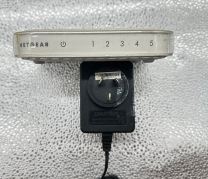 Netgear Router Model FS605 v3 - In Good Condition 4924
