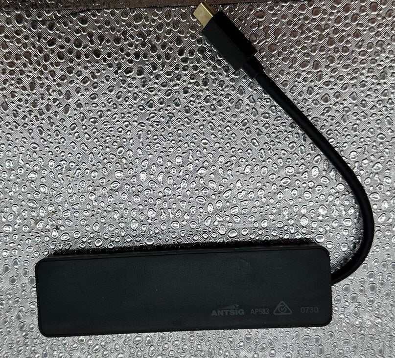 Antsig - 5 in 1 USB-C Adaptor In Good Condition