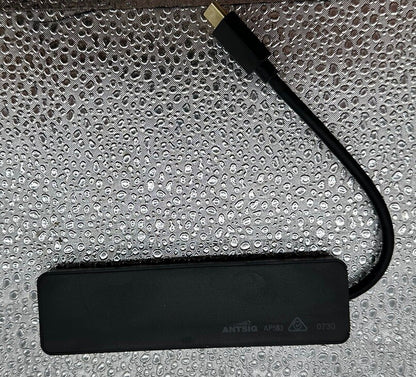 Antsig - 5 in 1 USB-C Adaptor In Good Condition