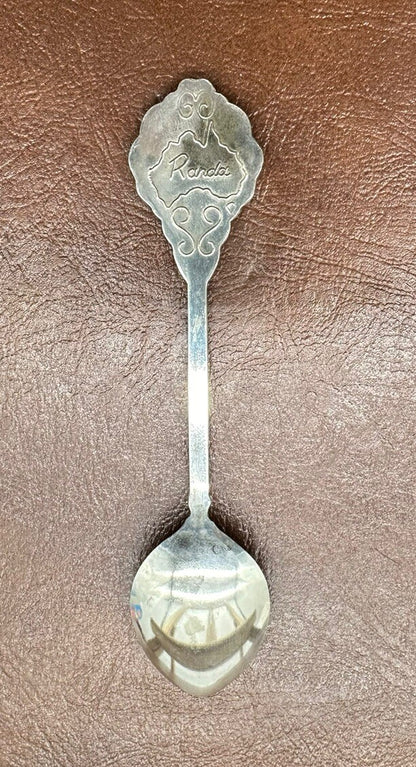 Souvenir Spoon Parliament House Canberra, silver plated, Collectors In OK Cond