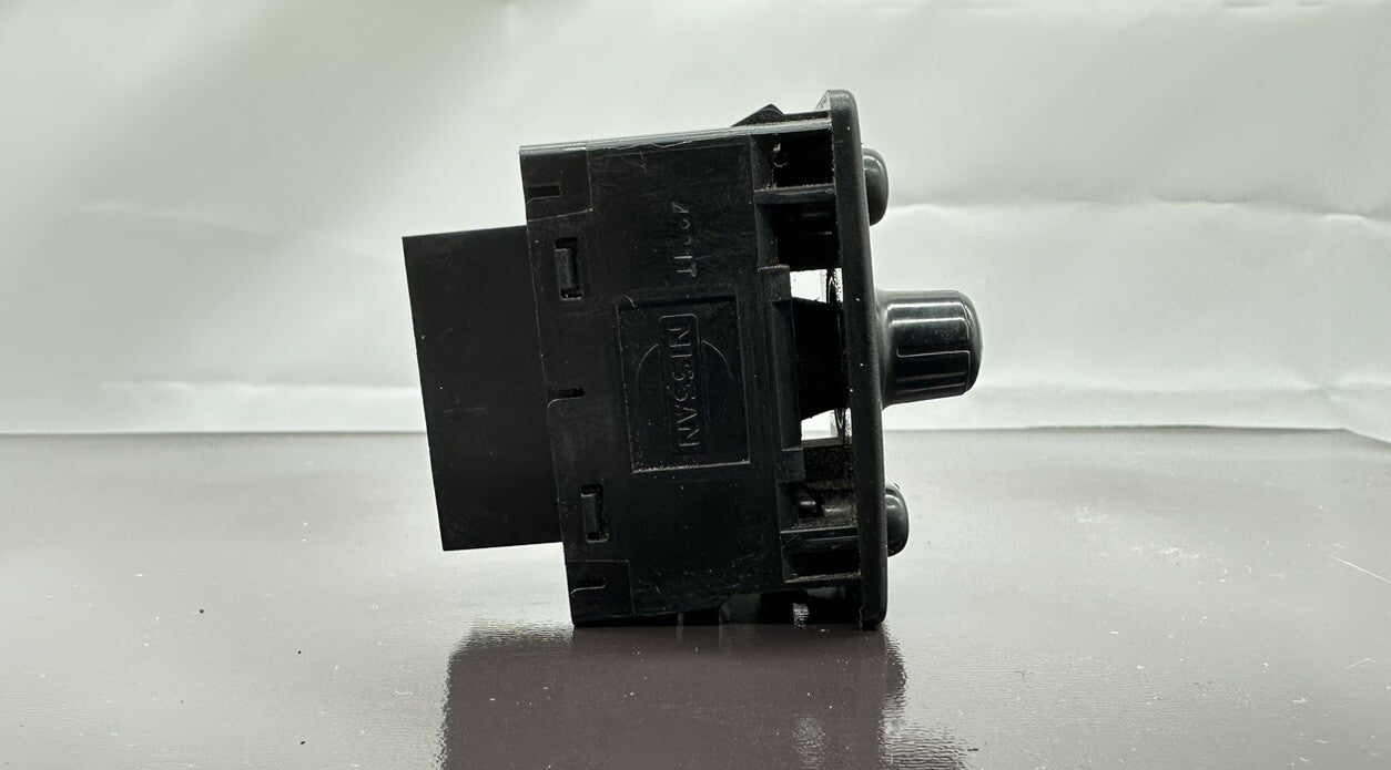 Nissan Skyline R33 Electric Mirror Control Switch 5942/5940/5941