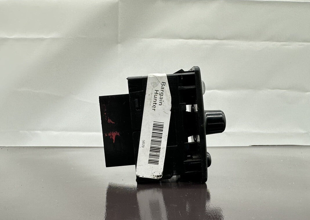 Nissan A31 Cefiro 88-94 Power Mirror Switch OEM 5877/5878
