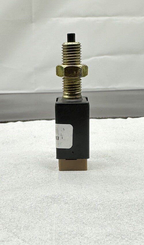 Nissan Elgrand E50 97-02 3.2 QD32 Brake Pedal Switch Sensor Brown End 5920