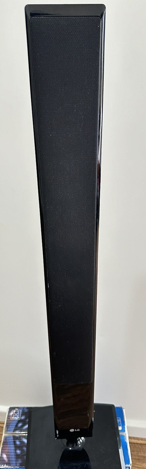 LG Black 360watt Passive Front Speaker Model SB95PA-F In Good Condition