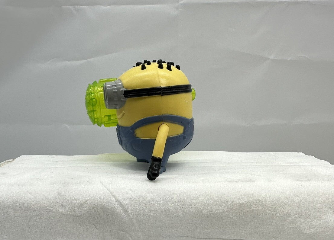 MCDONALD DESPICABLE ME 2 2013 HAPPY MEAL MINION TOY JERRY WHIZZER WHISTLE