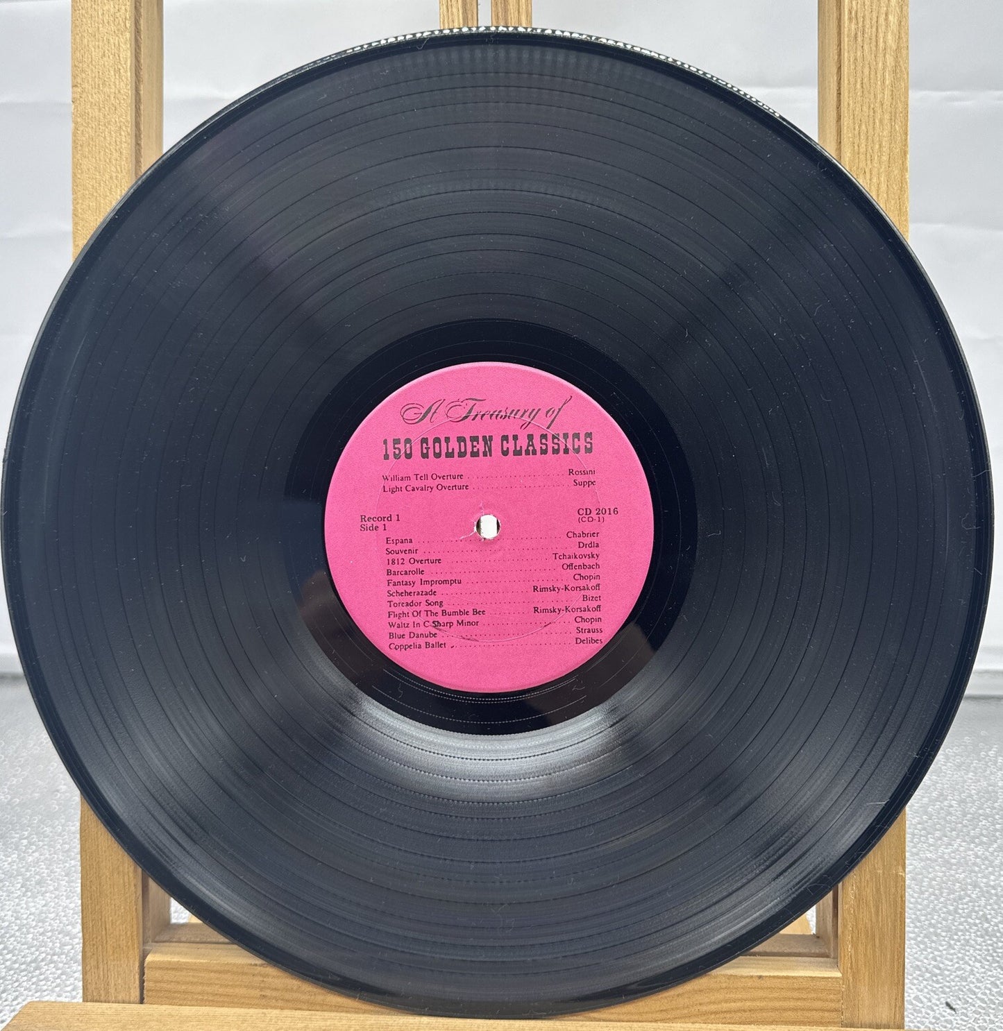 A Treasury Of 150 Golden Classics 5 Record Set - Record In OK Condition 4409