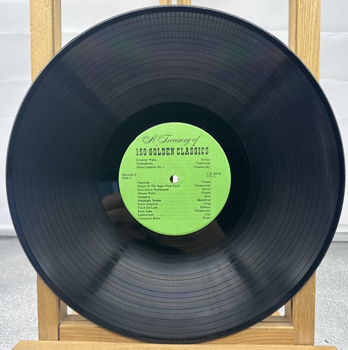 A Treasury Of 150 Golden Classics 5 Record Set - Record In OK Condition 4409