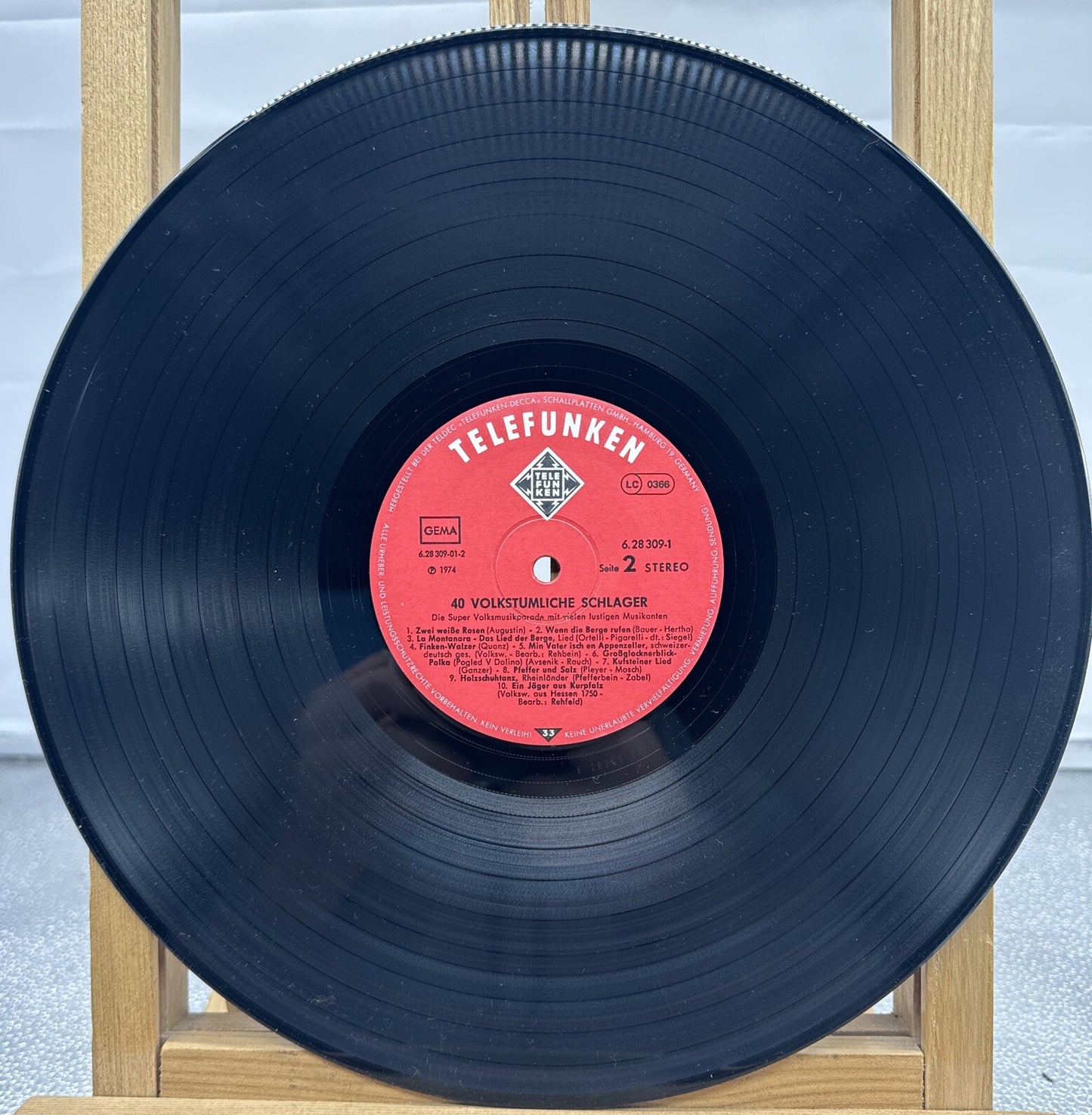 40 Volkstumliche Schlager - Vinyl Record In Good Condition 5662