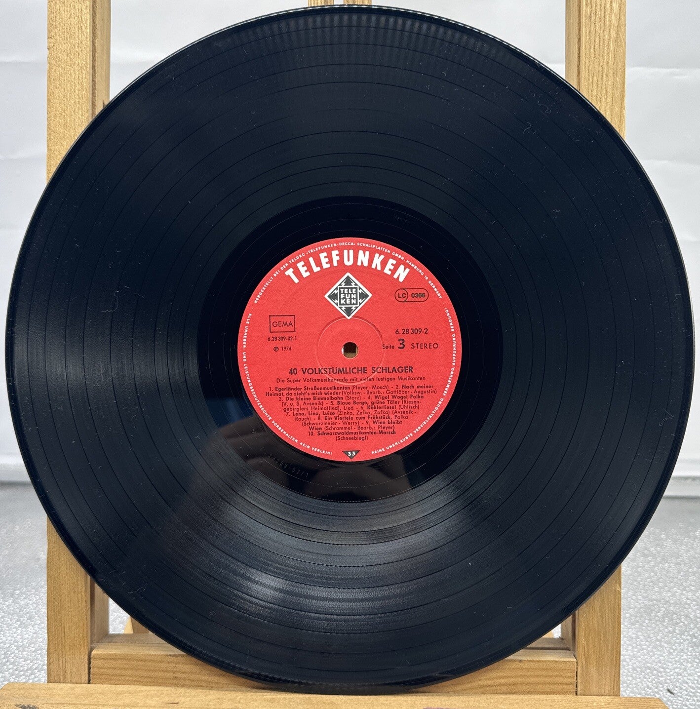 40 Volkstumliche Schlager - Vinyl Record In Good Condition 5662