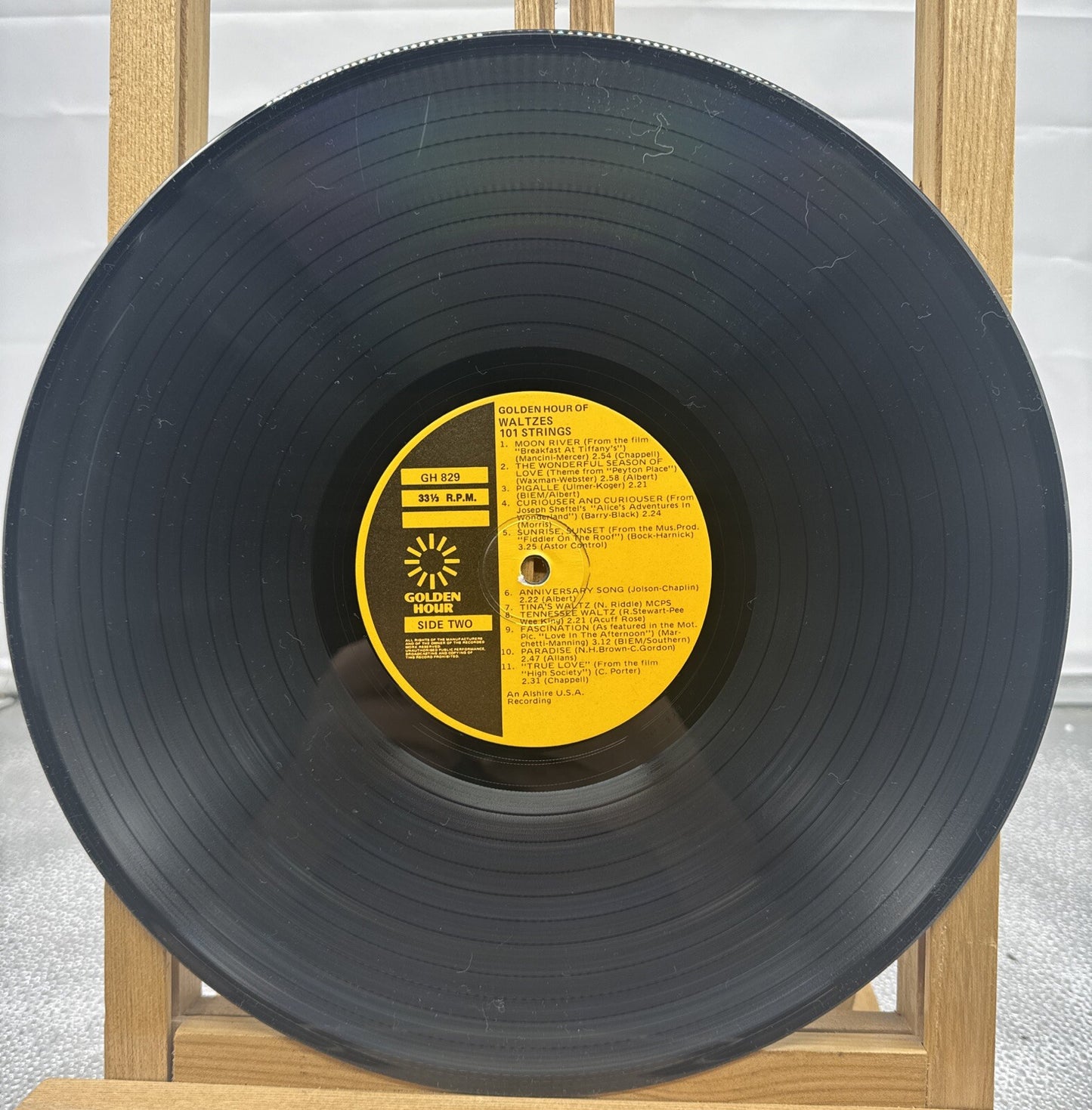 Golden Hour Of Waltzes 101 Strings - Record In OK Condition 4521