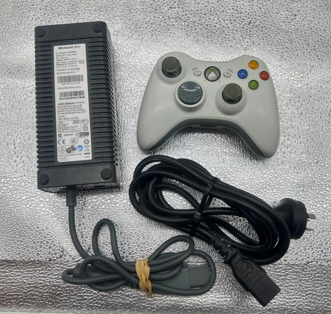 Microsoft Xbox 360 Console No Hard Drive + Controller + Cables 4752