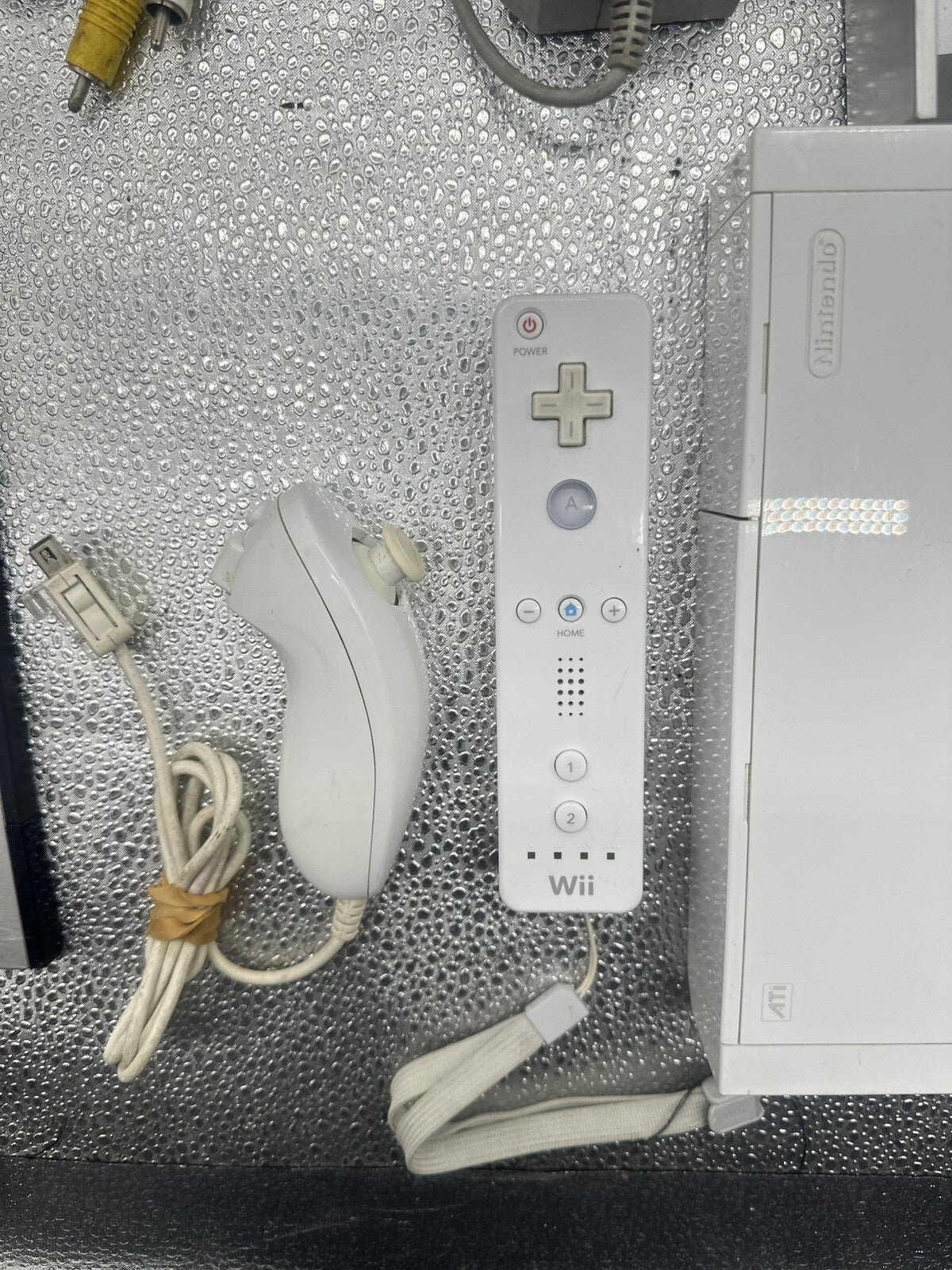 Nintendo Wii Console Model RVL-001 PAL + Controller + Cables 5357