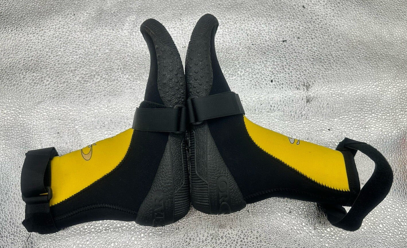 Oro Star Wetsuit Shoes US 6-6.5 In Condition 6472