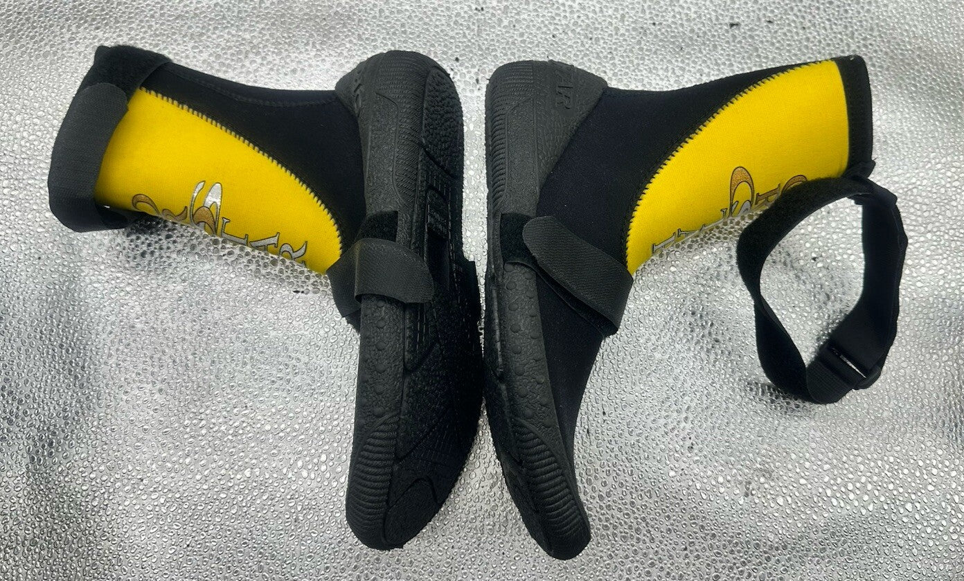 Oro Star Wetsuit Shoes US 6-6.5 In Condition 6472