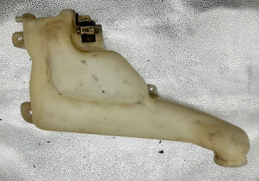 GENUINE NISSAN R31 SKYLINE FRONT WINDSCREEN WASHER BOTTLE/RESERVOIR/PUMP 6030