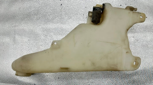GENUINE NISSAN R31 SKYLINE FRONT WINDSCREEN WASHER BOTTLE/RESERVOIR/PUMP 6030