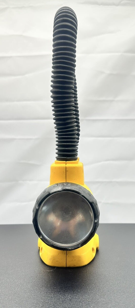 Dewalt 18v Torch DW919 In Good Condition Skin Only MIssing Globe 6537