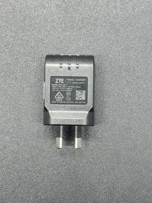 Genuine ZTE Travel USB-A Adapter STC-A51-1 Classic Black In Good Condition 5519