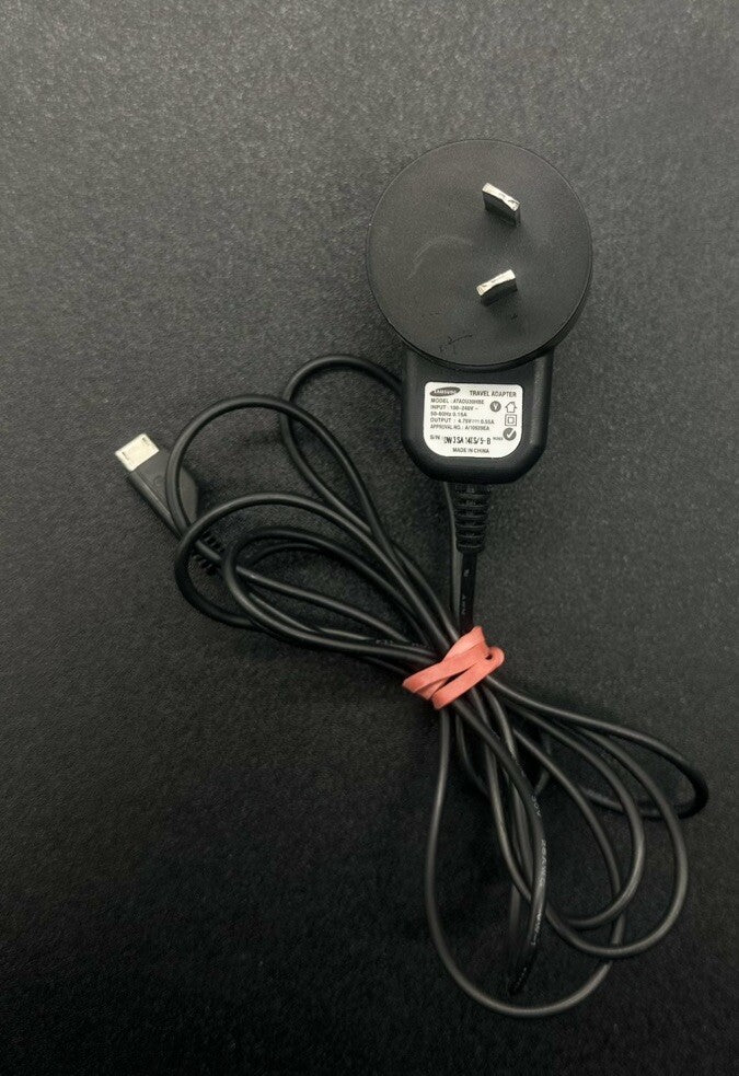 Samsung 2.5mm Wall Charger Power Supply ATADD30JBE 0.15A 4.75v 0.55A Cell Phones