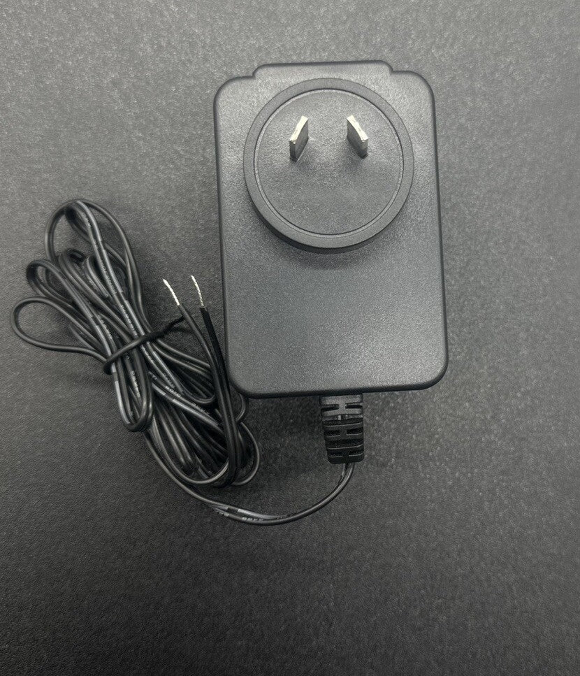 Xing Yuan Electronics AC ADAPTOR XY-24001000AS OUTPUT 24V 1A In Good Cond 5515