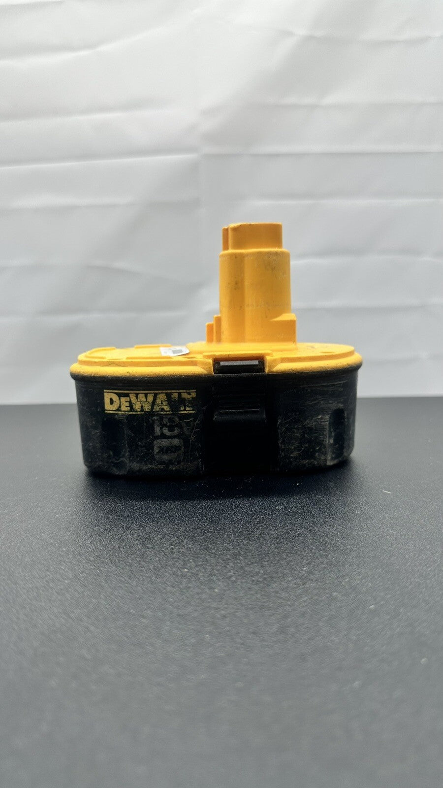 Dewalt 18V Nickel-Cadmium (NiCd) Battery DC9096 PARTS ONLY 6542