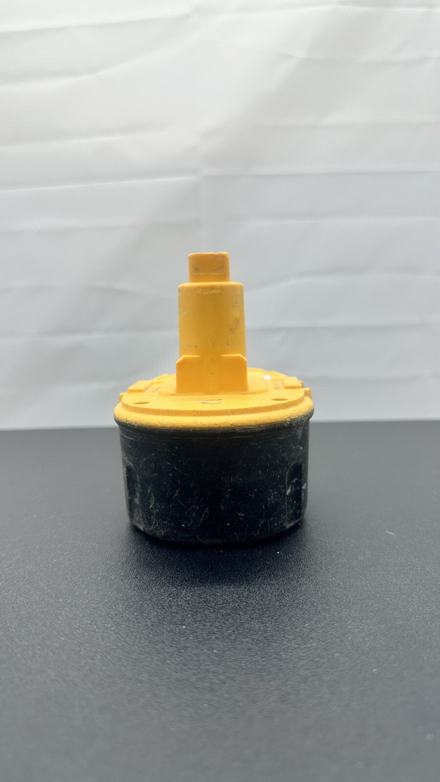 Dewalt 18V Nickel-Cadmium (NiCd) Battery DC9096 PARTS ONLY 6542