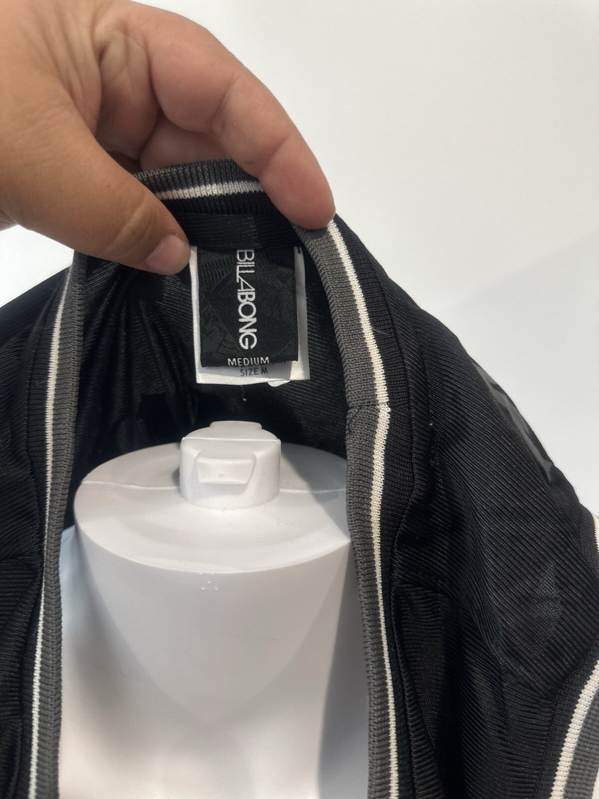 Billabong Pipeline Masters Black Singlet Size Medium In Good Condition 3030