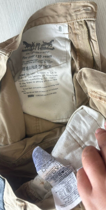 Levis Mens Tan Chino Size W78cm x L94cm In Good Condition 2986
