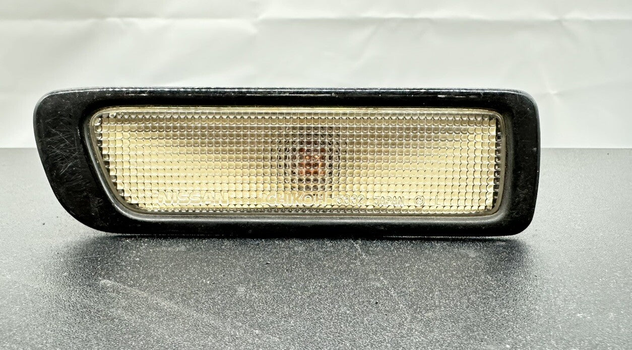 Nissan Skyline R33 Guard Indicator LHS Clear Plastic In Good Condition 8218