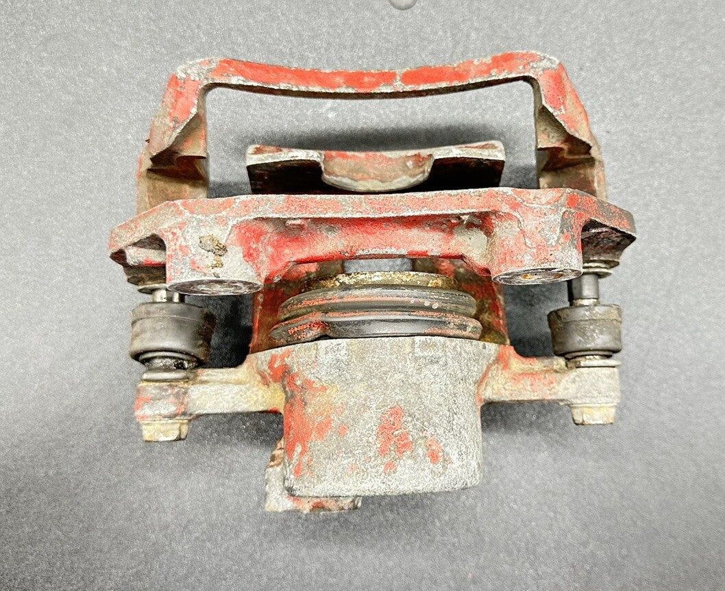 87-89 Nissan 300ZX Right Front Brake Caliper Z31 SUIT REBUILD SOLD UNTESTED 8211