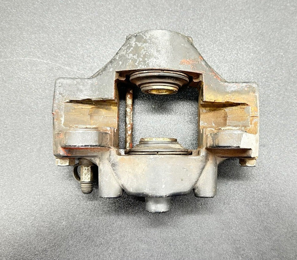 Nissan Skyline R33 Rear Brake Caliper SUIT REBUILD SOLD AS UNTESTED 8204
