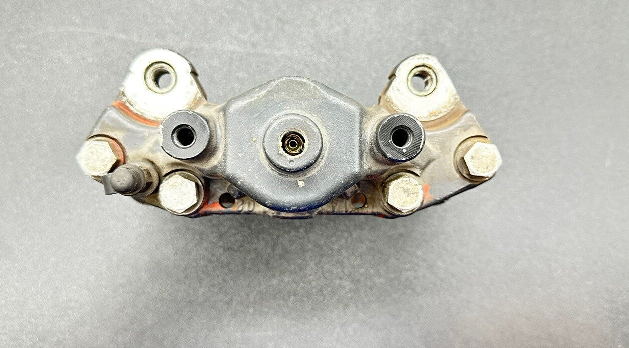 Nissan Skyline R33 Rear Brake Caliper SUIT REBUILD SOLD AS UNTESTED 8204
