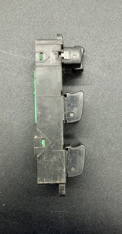 Nissan Skyline R34 4 Door Power Window Switch RHS UNTESTED 8212