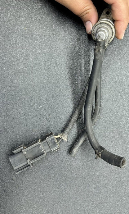 Nissan Boost Control Solenoid Valve GV 126-124 9824 UNTESTED 8278
