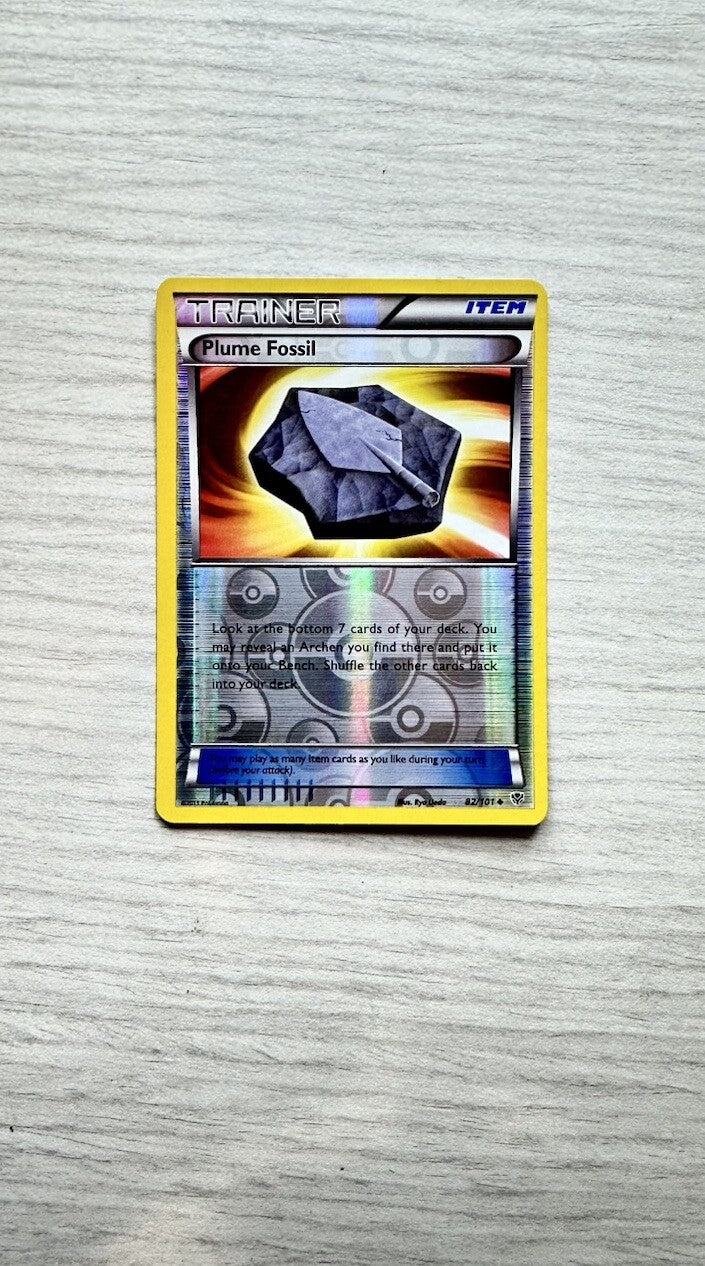 Plume Fossil Pokemon Reverse Holo Trainer Card Year 2013 (6385)