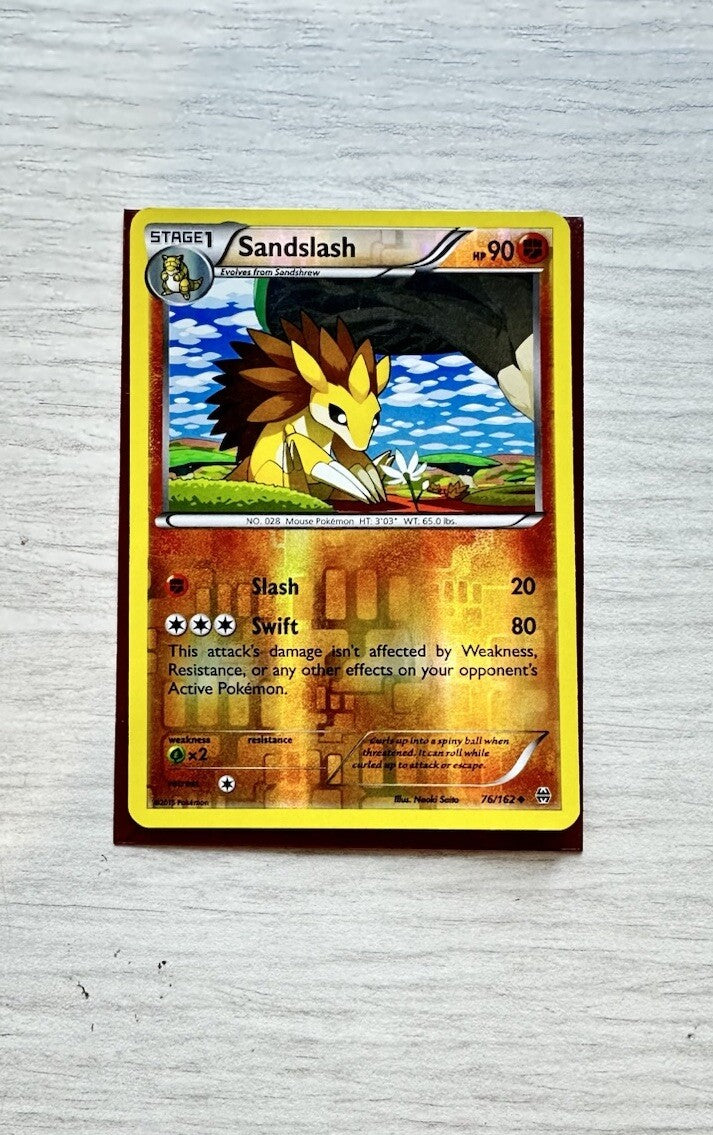 Sandslash Pokemon Reverse Holo Fighting Card Year 2015 (6385)