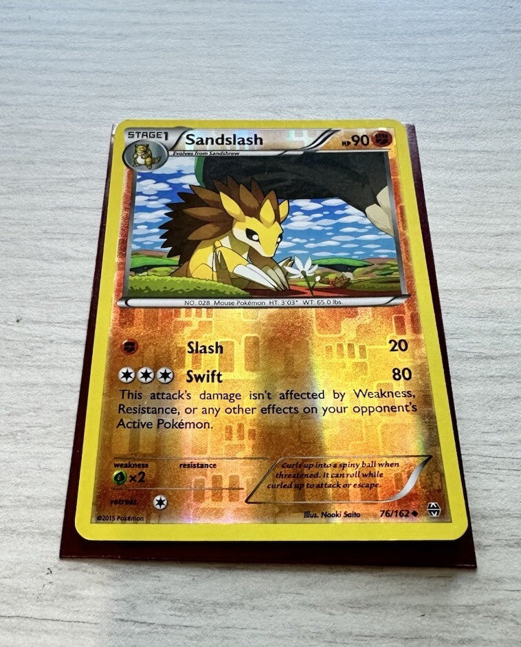 Sandslash Pokemon Reverse Holo Fighting Card Year 2015 (6385)